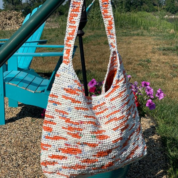 Crochet plarn crossbody bag. Handmade from recycled retail plastic bags. - Picture 2 of 4